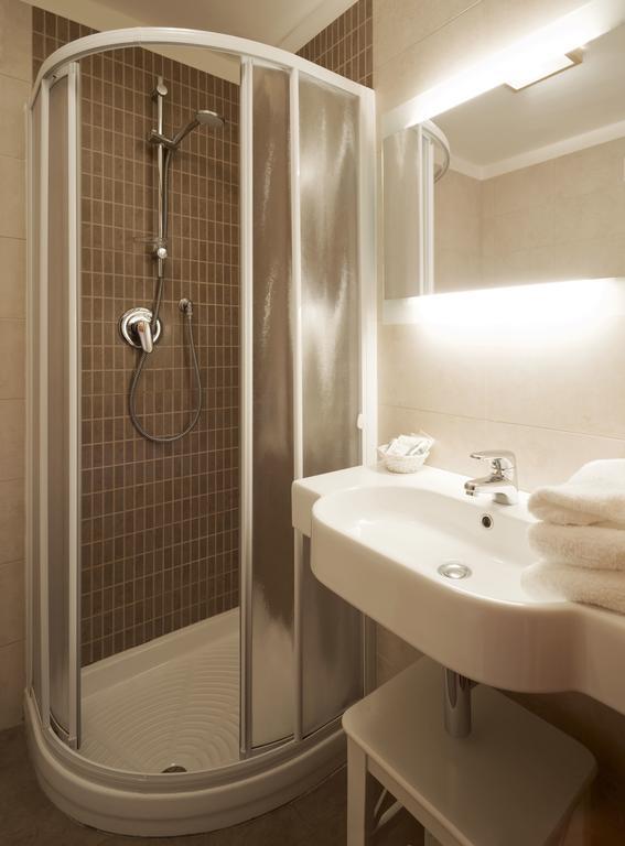 Hotel Aurora Pavie Chambre photo